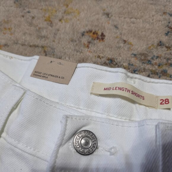 Levi's mid-length short - Picture 4 of 5